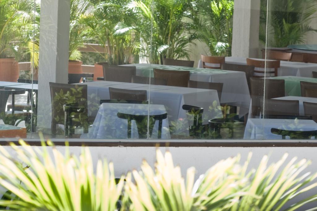 Oyo Hotel Arembepe Beach Hotel, Camacari Экстерьер фото