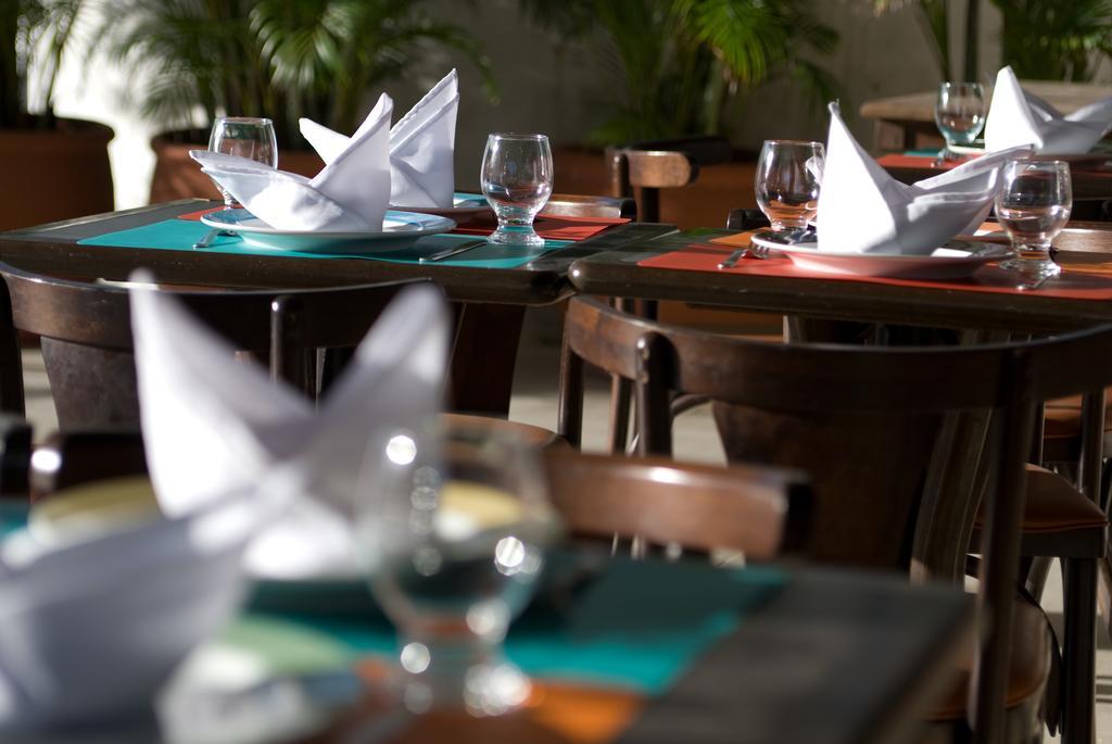 Oyo Hotel Arembepe Beach Hotel, Camacari Экстерьер фото